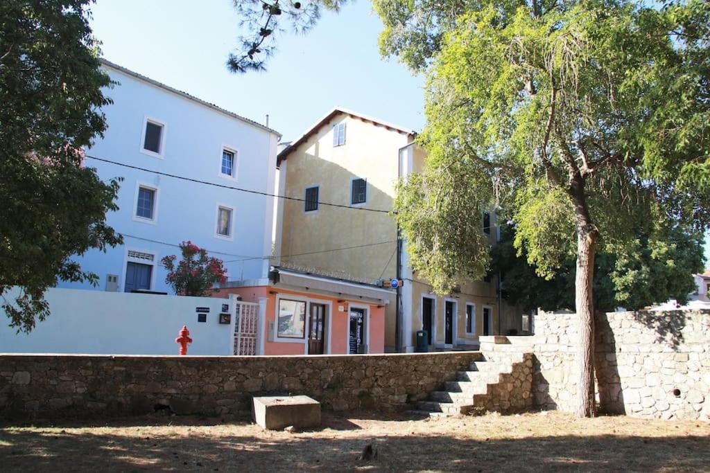 Nerezine Apartmany Centrum Kültér fotó